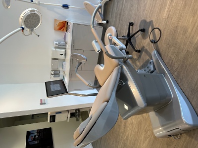 GynStuhl Schmitz medi-matic mit Videokolposkop Vidan 2